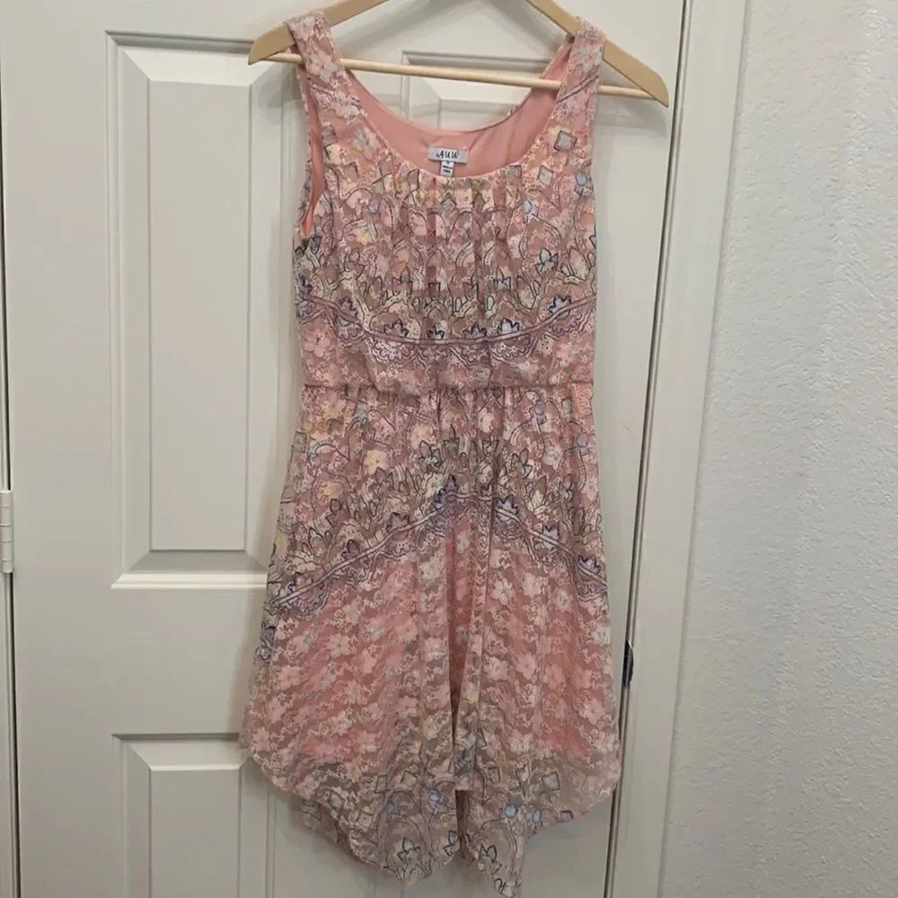 AUW Medium Scoop Neck Short Sleeve Pink Blue Lace Handkerchief Hem Elastic Waist